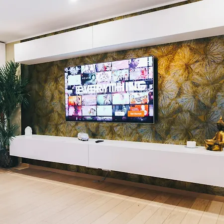 Family With Balcony And Free Parking *