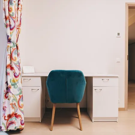 Family With Balcony And Free Parking Apartment *