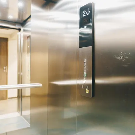 Family With Balcony And Free Parking *