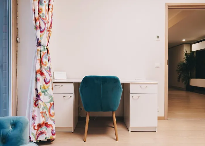 Family With Balcony And Free Parking Apartament *