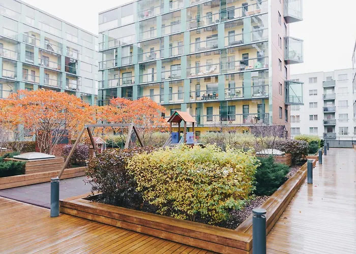 Family With Balcony And Free Parking *