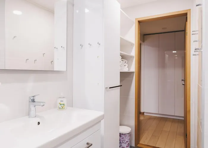 דירה Family With Balcony And Free Parking *