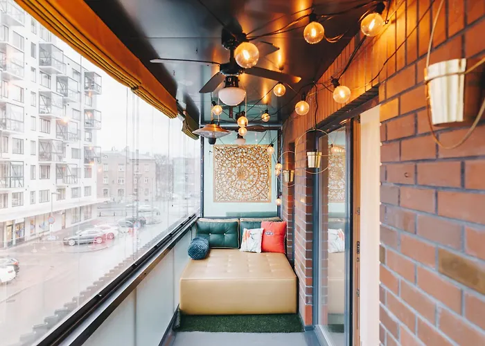 Family With Balcony And Free Parking דירה טאלין