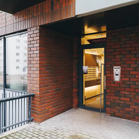 Family With Balcony And Free Parking *