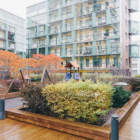 Family With Balcony And Free Parking *